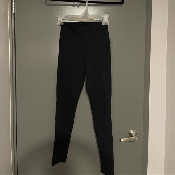 aritzia leggings - Picture 2 of 5